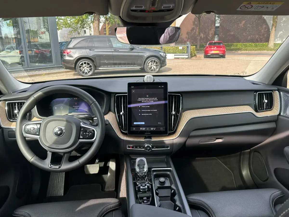 2.0 T8 AWD Plug-in hybrid Ultra Dark VAN: 62.900,- VOOR: 59.877,- UW HERFSTVOORDEEL: 3.023,- EURO | FABR. garantie t/m 02-2028 | MEGA VOL! | LUCHTVERING | STOEL VERKOELING|VENTILATIE | B&W A