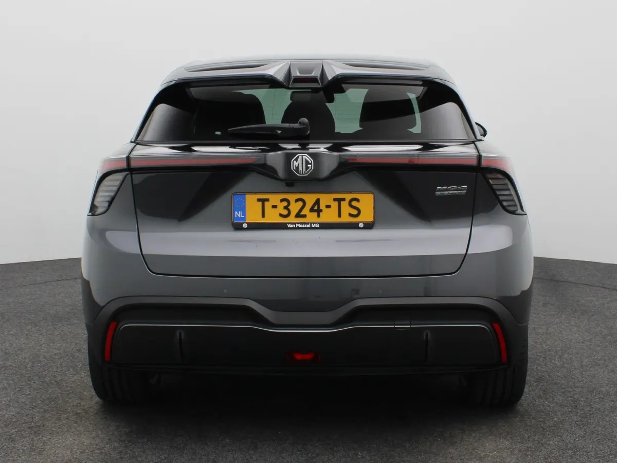 Luxury 64 kWh | NAVIGATIE | STOELVERWARMING | LICHTMETALEN VELGEN 18 " | 12 MAANDEN BOVAG GARANTIE |