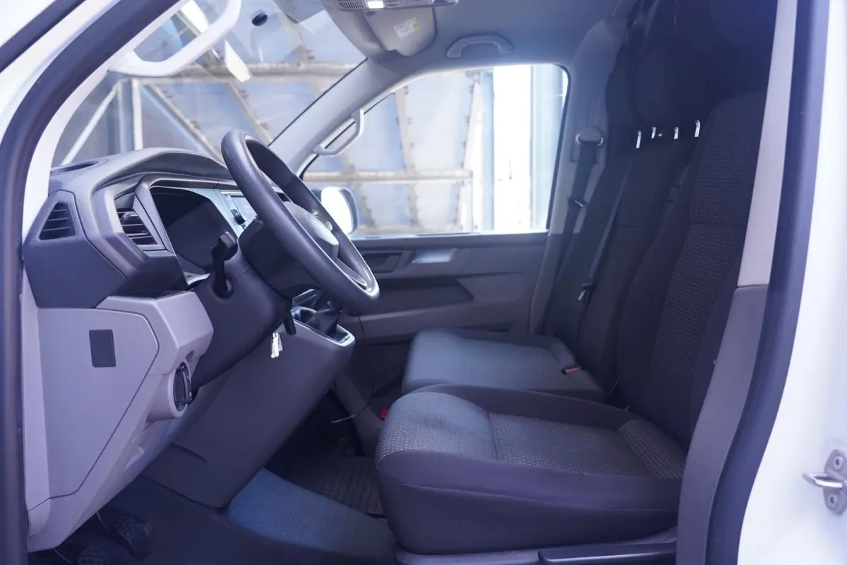 2.0 TDI 110 pk L1H1 Airco, Camera Apple Carplay, Laadruimte Pakket, PDC V+A, 3-Zits