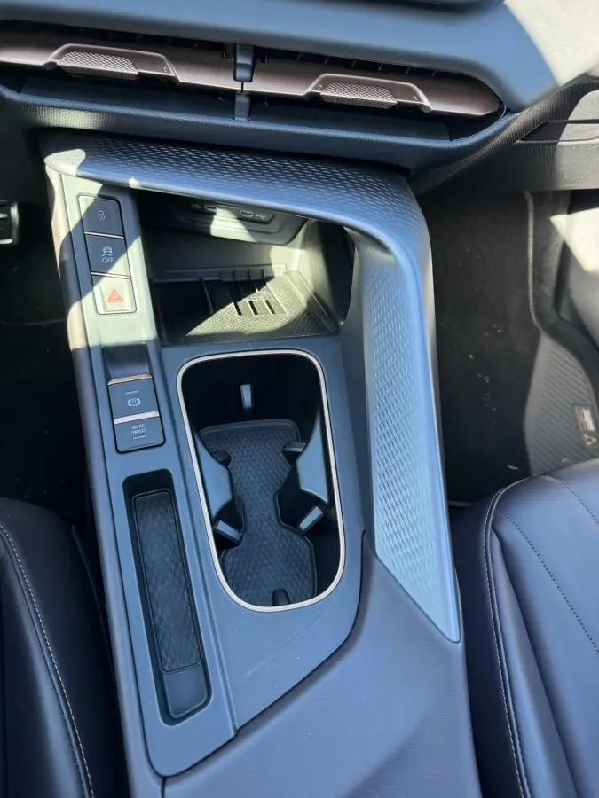 1.5 e-HYBRID 200kW VZ DSG VAN: € 48.900,- VOOR: 45.877,- UW HERFSTVOORDEEL: 3.023,- 272 PK! | PLUG-IN-HYBRIDE | KEY LESS ENTRY | PANORAMADAK | 360° CAMERA | EL. STOELEN MET GEHEUGEN| RIJK