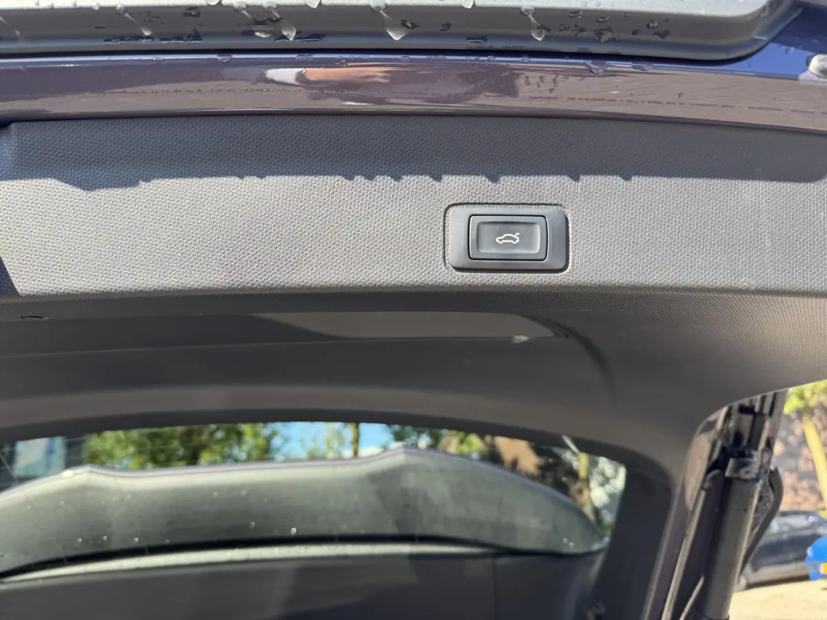 1.5 e-HYBRID 200kW VZ DSG VAN: € 48.900,- VOOR: 45.877,- UW HERFSTVOORDEEL: 3.023,- 272 PK! | PLUG-IN-HYBRIDE | KEY LESS ENTRY | PANORAMADAK | 360° CAMERA | EL. STOELEN MET GEHEUGEN| RIJK