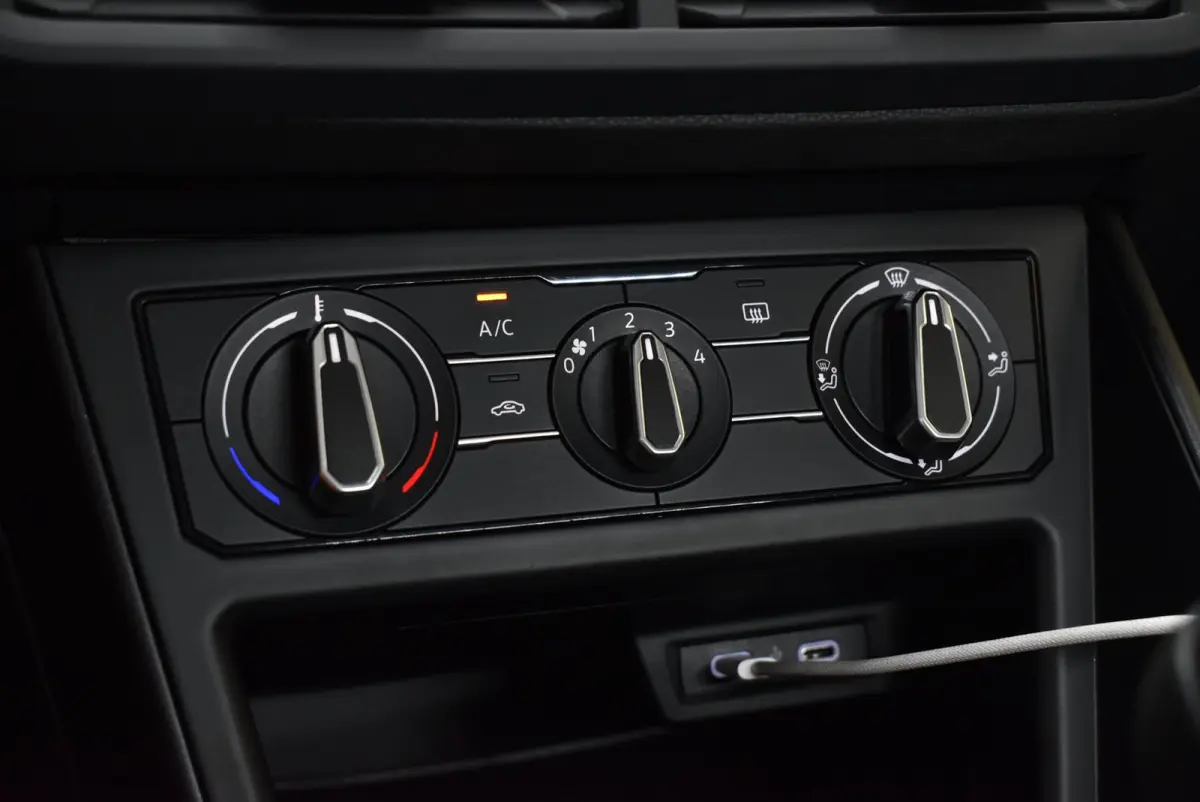 1.0 TSI Polo 2e eig. 97dkm Carplay Airco Cruise NL auto + Nwe APK