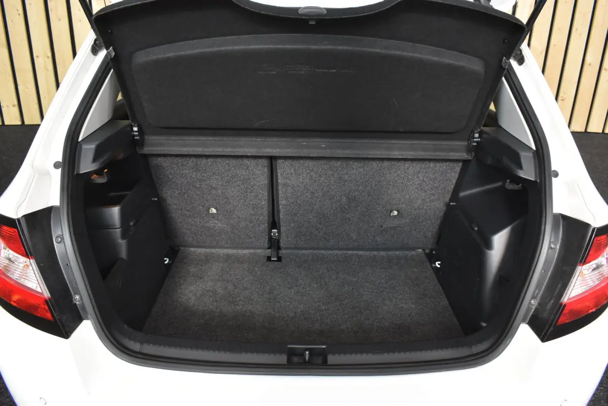1.2 TSI Drive Navi Cruise Airco PDC 16" Dealerauto Nwe APK