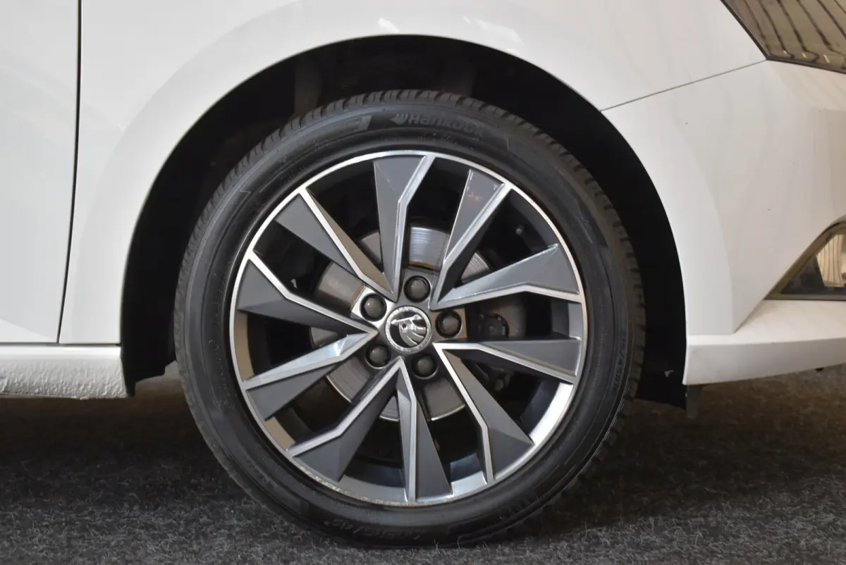 1.2 TSI Drive Navi Cruise Airco PDC 16" Dealerauto Nwe APK