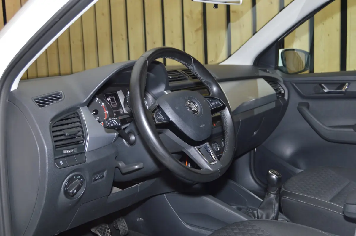 1.2 TSI Drive Navi Cruise Airco PDC 16" Dealerauto Nwe APK