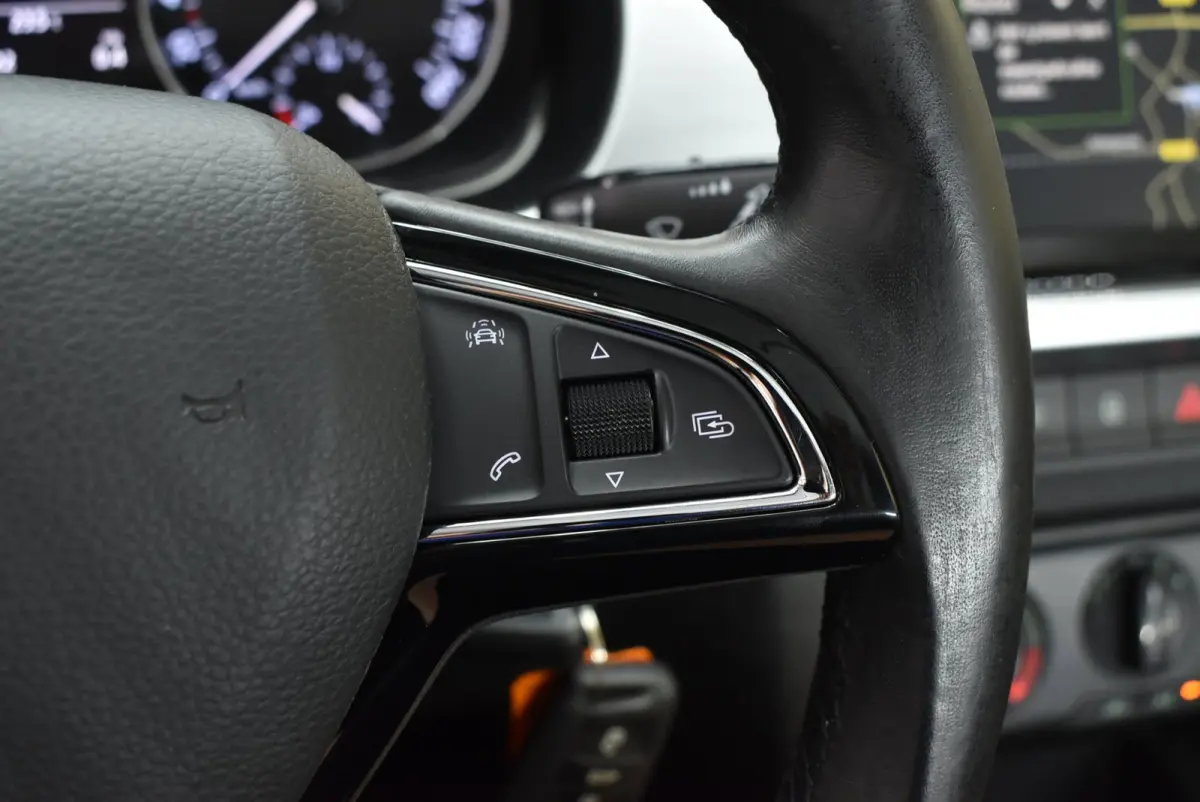 1.2 TSI Drive Navi Cruise Airco PDC 16" Dealerauto Nwe APK