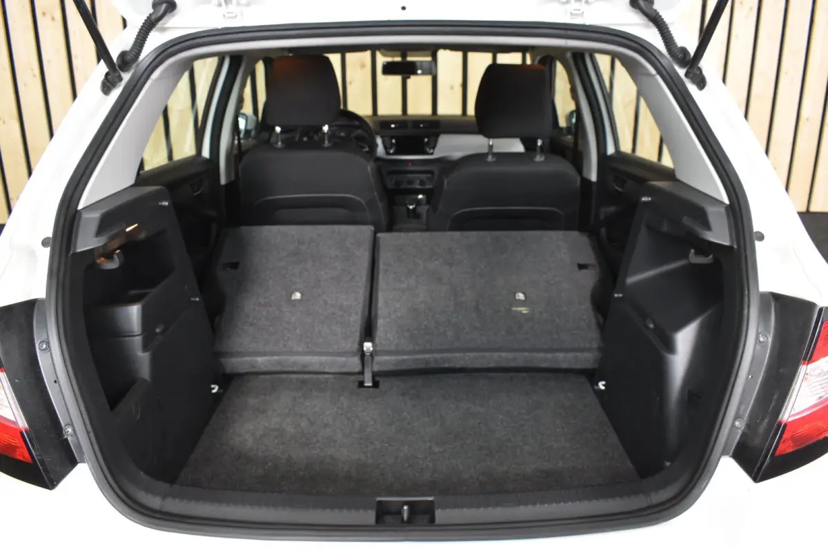 1.2 TSI Drive Navi Cruise Airco PDC 16" Dealerauto Nwe APK