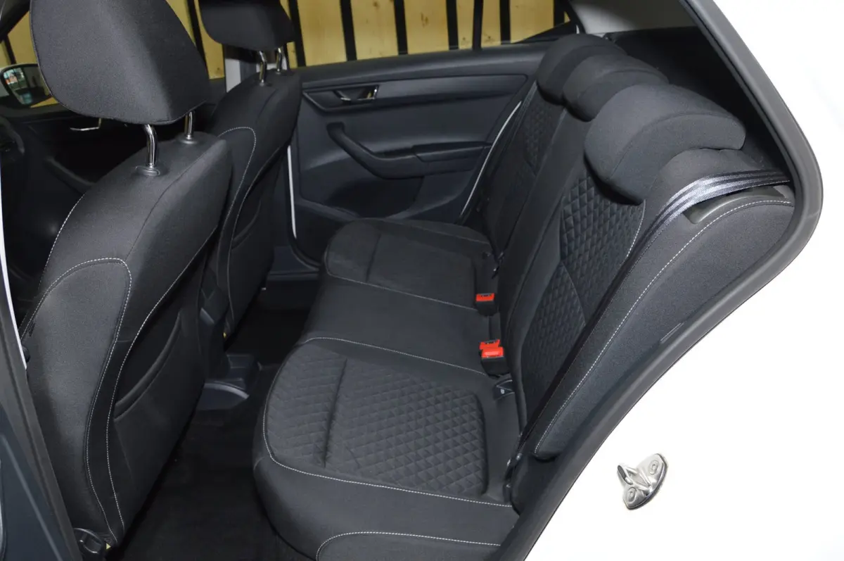 1.2 TSI Drive Navi Cruise Airco PDC 16" Dealerauto Nwe APK