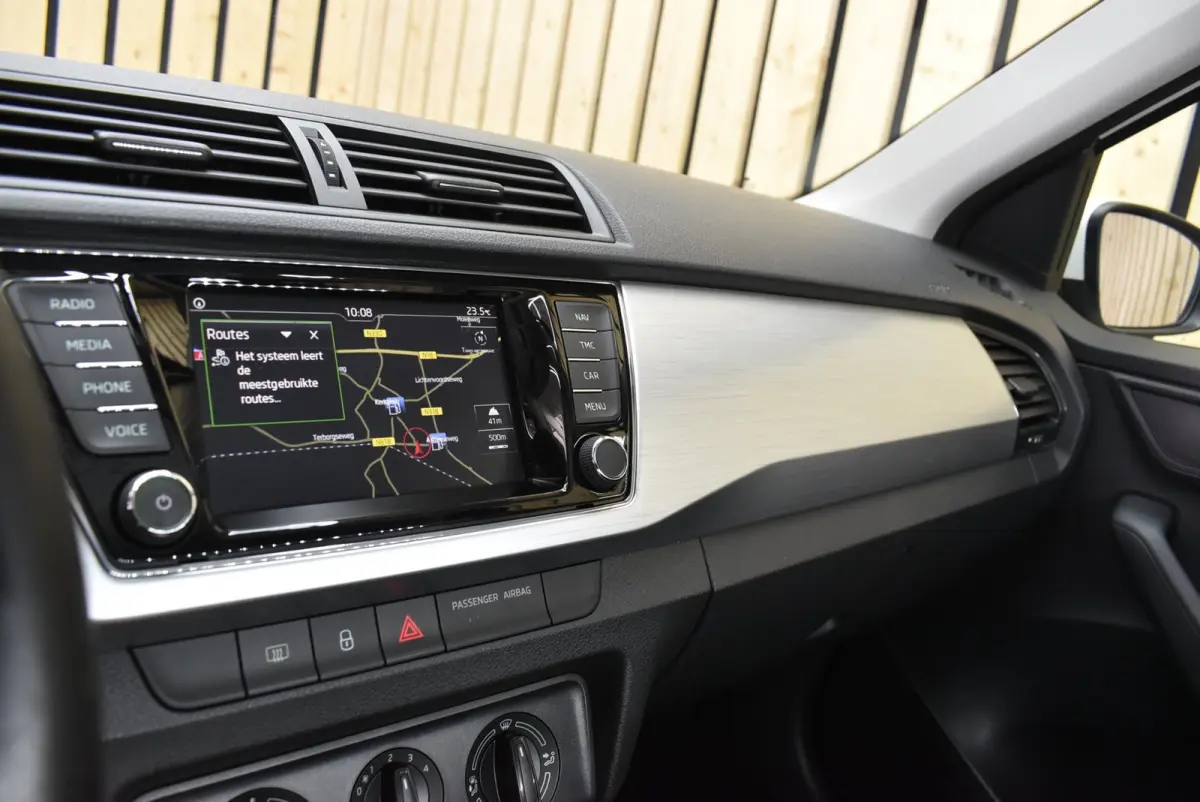 1.2 TSI Drive Navi Cruise Airco PDC 16" Dealerauto Nwe APK