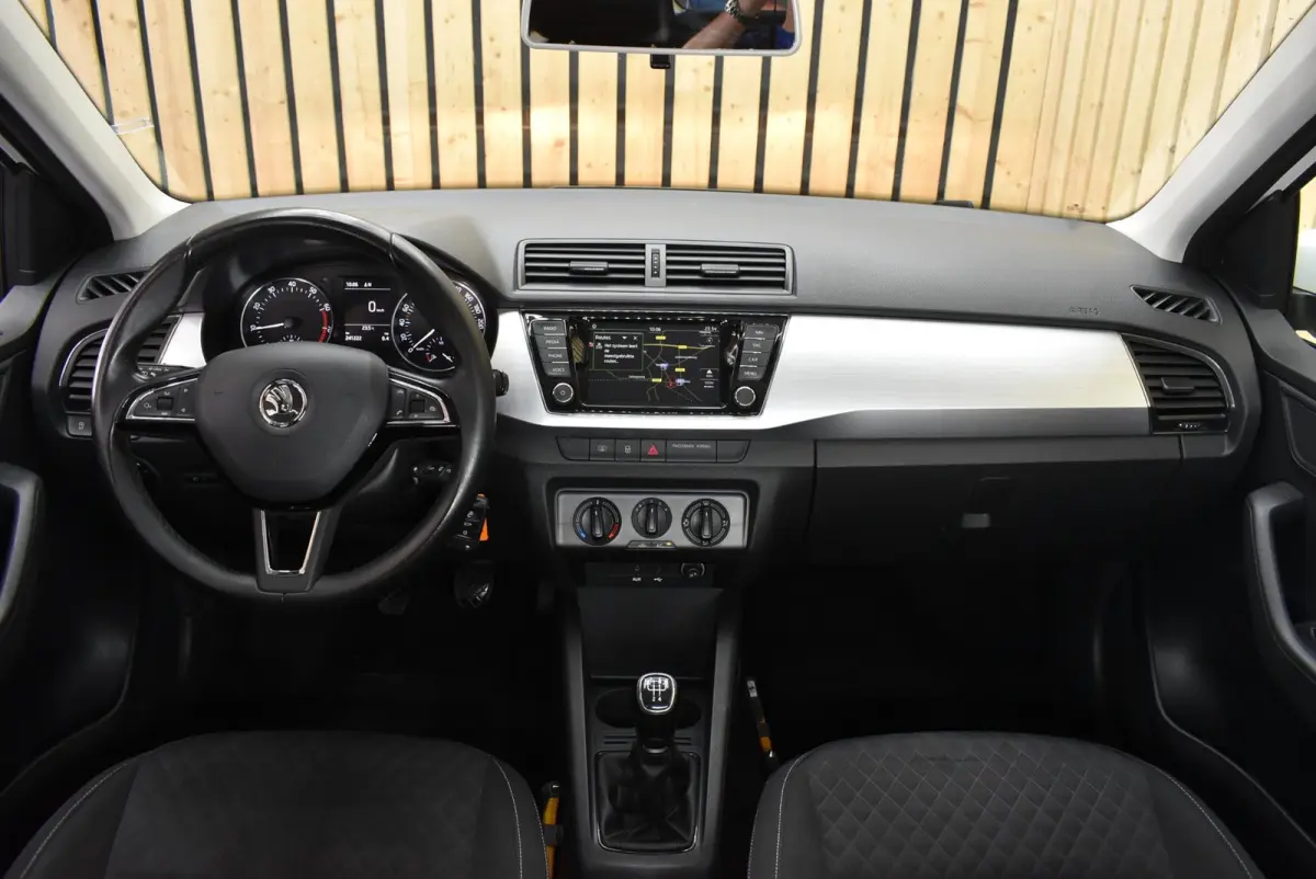 1.2 TSI Drive Navi Cruise Airco PDC 16" Dealerauto Nwe APK