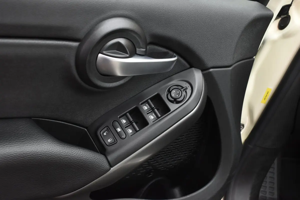 Cross 1.3 GSE City Cross 129 dkm. Automaat NL Auto Clima Keyless Cruise Navi + Nwe APK