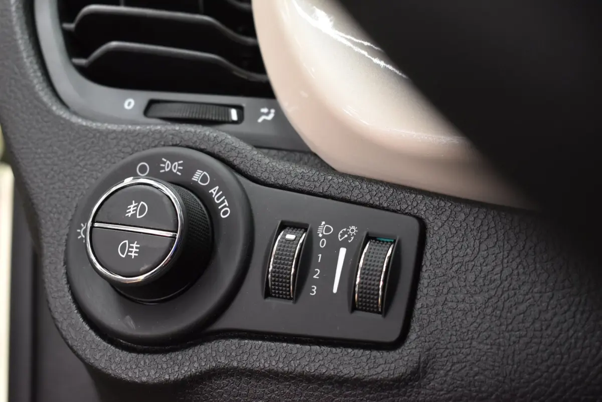 Cross 1.3 GSE City Cross 129 dkm. Automaat NL Auto Clima Keyless Cruise Navi + Nwe APK