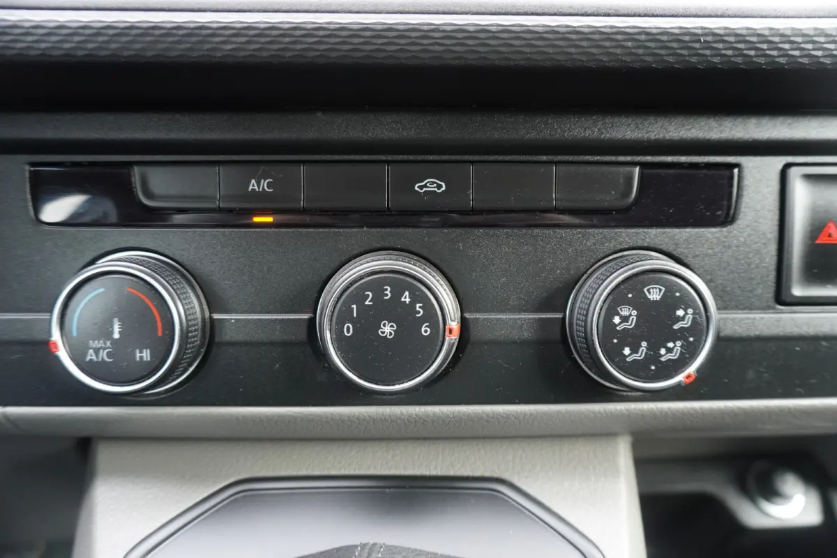 L2H1 150pk Automaat 2x Schuifdeur Apple carplay Camera Parkeersensoren Cruise control 3-zits