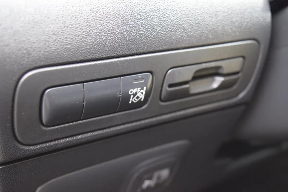 1.2 PureTech Feel | Navi | Clima | Cruise | NAP + APK 8-2027