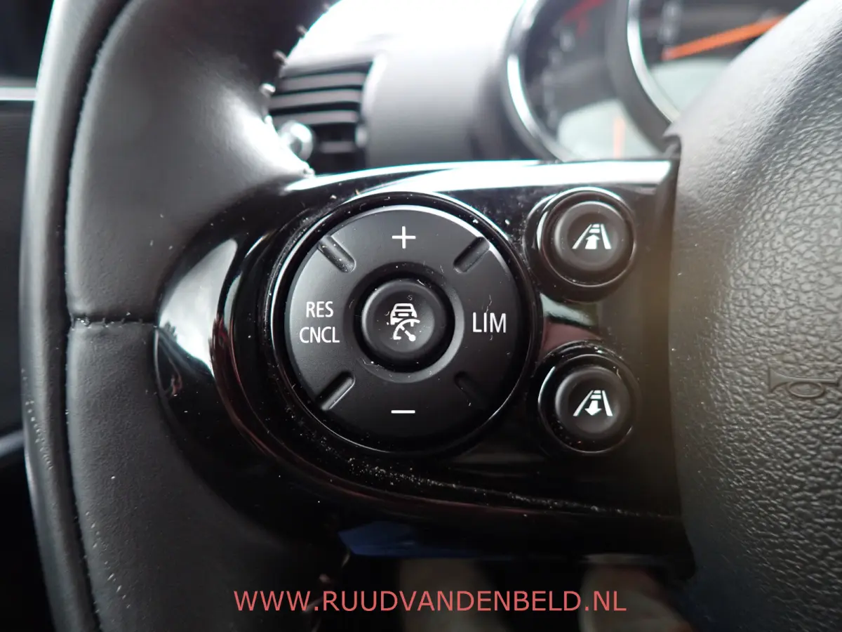 2.0 Cooper S Chili ACC / H&K / TREKHAAK / CAMERA / CARPLAY / KEYLESS