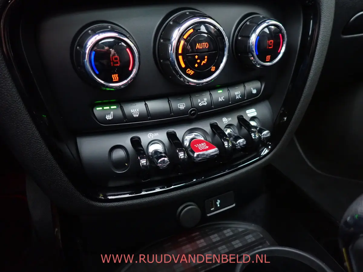 2.0 Cooper S Chili ACC / H&K / TREKHAAK / CAMERA / CARPLAY / KEYLESS