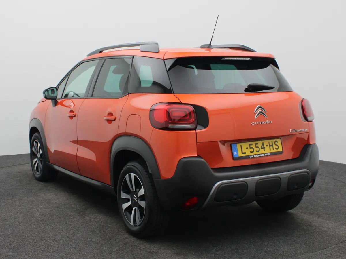 1.2 PureTech Shine | Automaat | Carplay | Parkeersensoren Voor en Achter | Navi | Clima | Stoelverwarming | 16" LMV