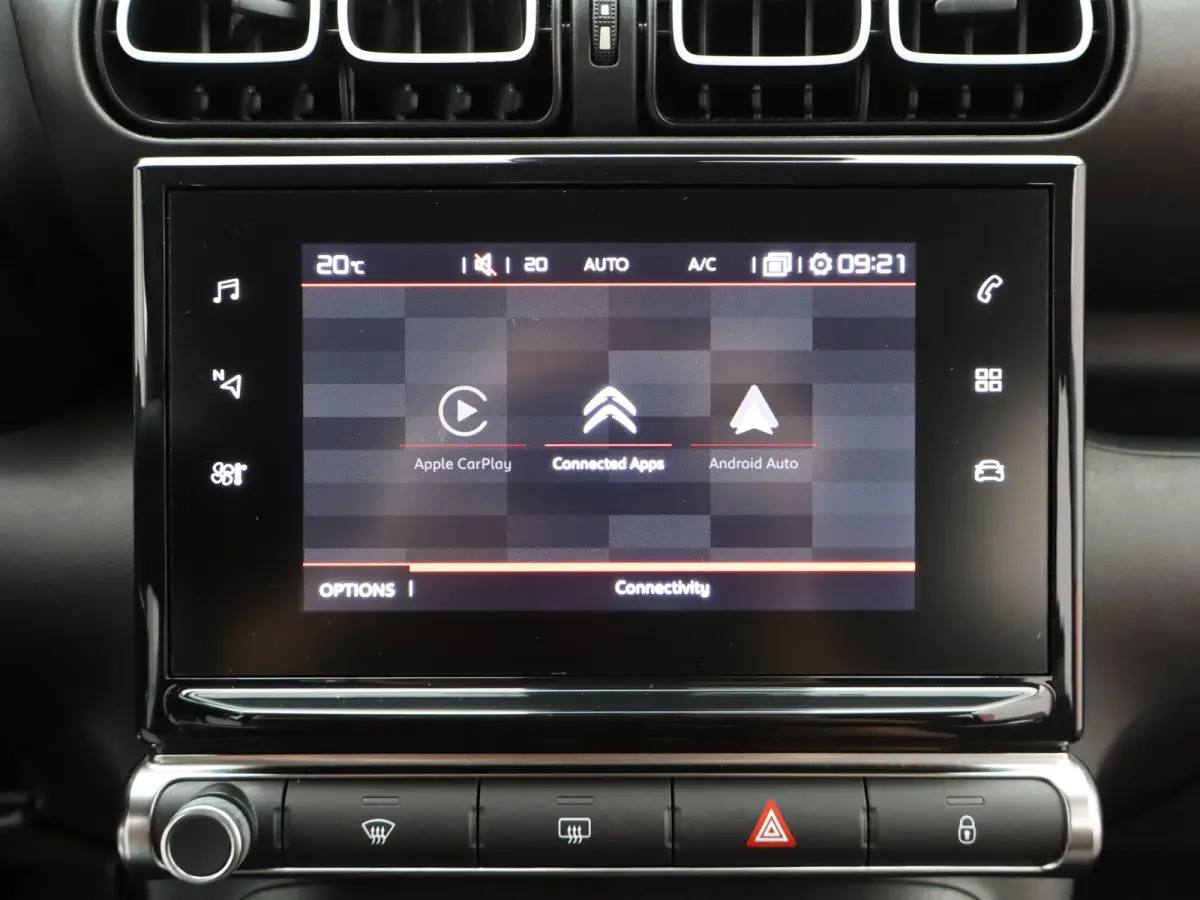 1.2 PureTech Shine | Automaat | Carplay | Parkeersensoren Voor en Achter | Navi | Clima | Stoelverwarming | 16" LMV