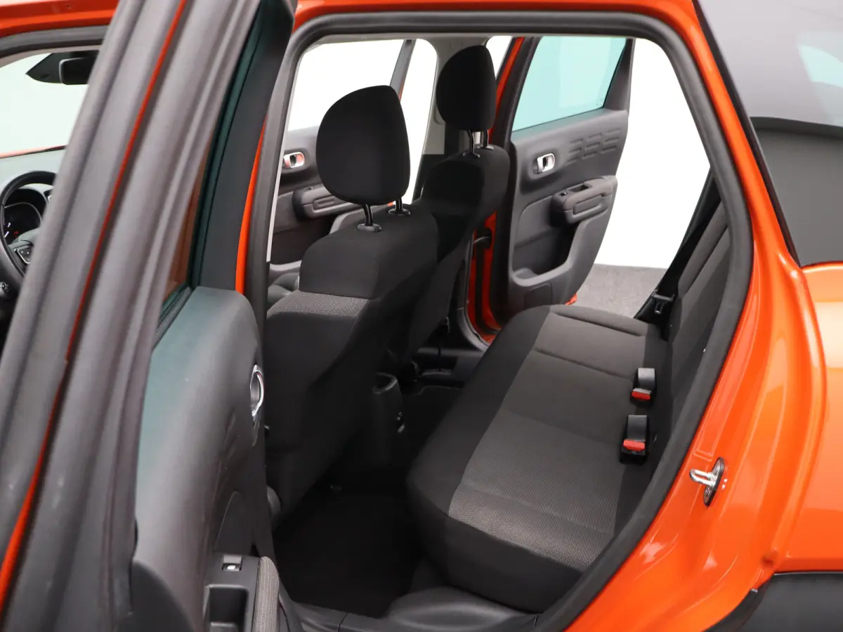 1.2 PureTech Shine | Automaat | Carplay | Parkeersensoren Voor en Achter | Navi | Clima | Stoelverwarming | 16" LMV
