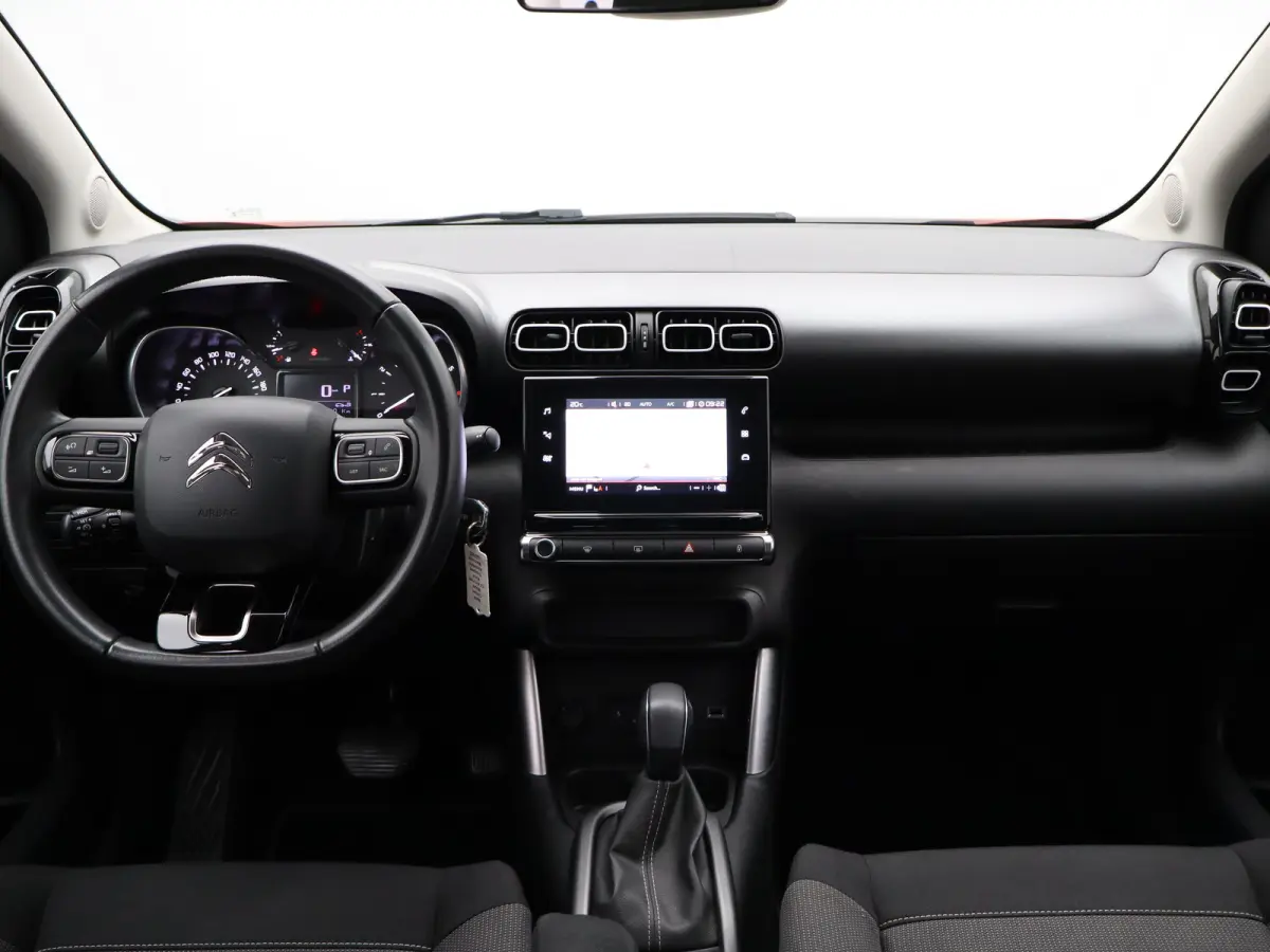 1.2 PureTech Shine | Automaat | Carplay | Parkeersensoren Voor en Achter | Navi | Clima | Stoelverwarming | 16" LMV