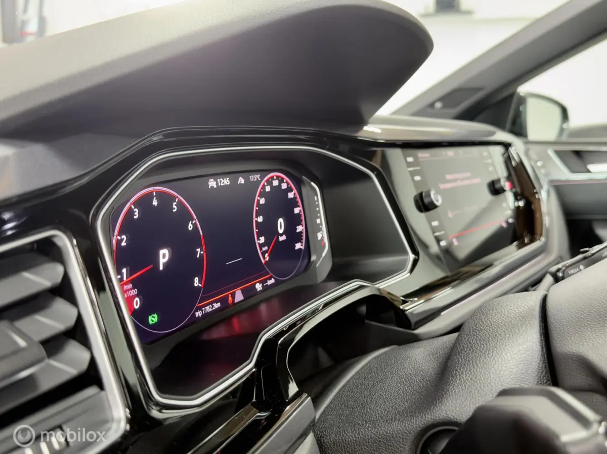 2.0 TSI GTI | Pano | Beats | ACC | IQ Drive | 18" | Maxton Design | Digital Cockpit | Sfeer | Parksensor | Apple- & Android Carplay | 200PK