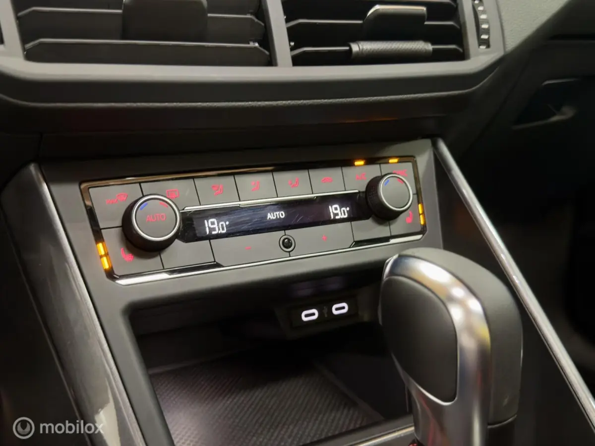 2.0 TSI GTI | Pano | Beats | ACC | IQ Drive | 18" | Maxton Design | Digital Cockpit | Sfeer | Parksensor | Apple- & Android Carplay | 200PK