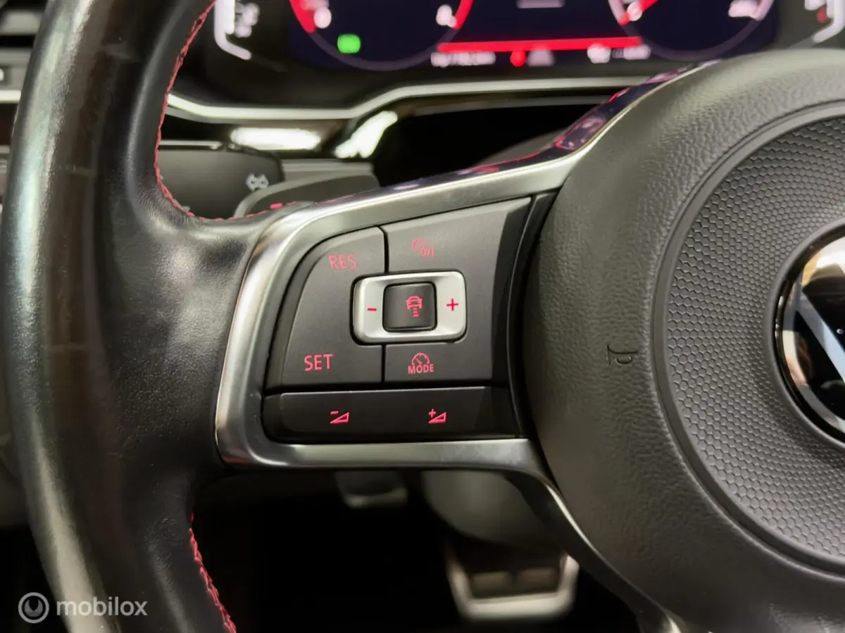 2.0 TSI GTI | Pano | Beats | ACC | IQ Drive | 18" | Maxton Design | Digital Cockpit | Sfeer | Parksensor | Apple- & Android Carplay | 200PK