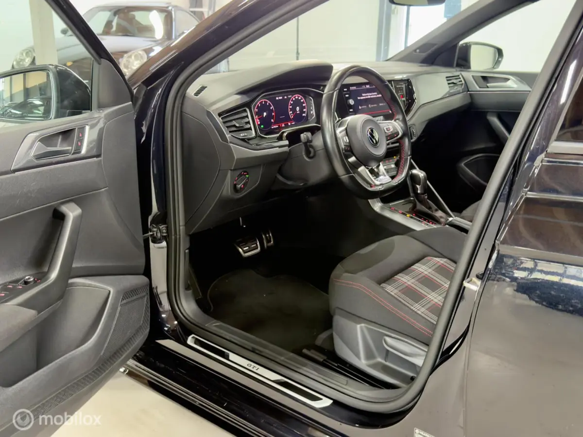 2.0 TSI GTI | Pano | Beats | ACC | IQ Drive | 18" | Maxton Design | Digital Cockpit | Sfeer | Parksensor | Apple- & Android Carplay | 200PK