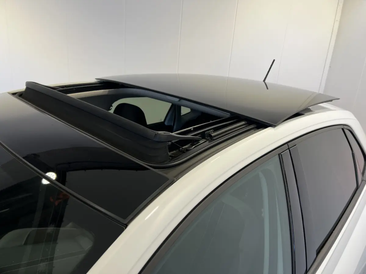 1.0 TSI Highline Panoramadak | Navigatie/Android/Apple Carplay | LM Velgen 17" |