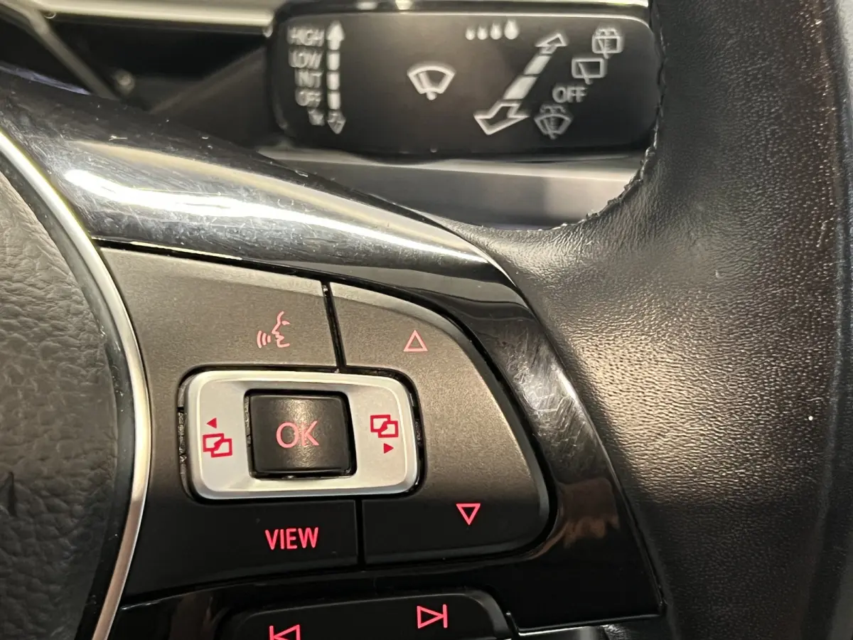 1.0 TSI Highline Panoramadak | Navigatie/Android/Apple Carplay | LM Velgen 17" |
