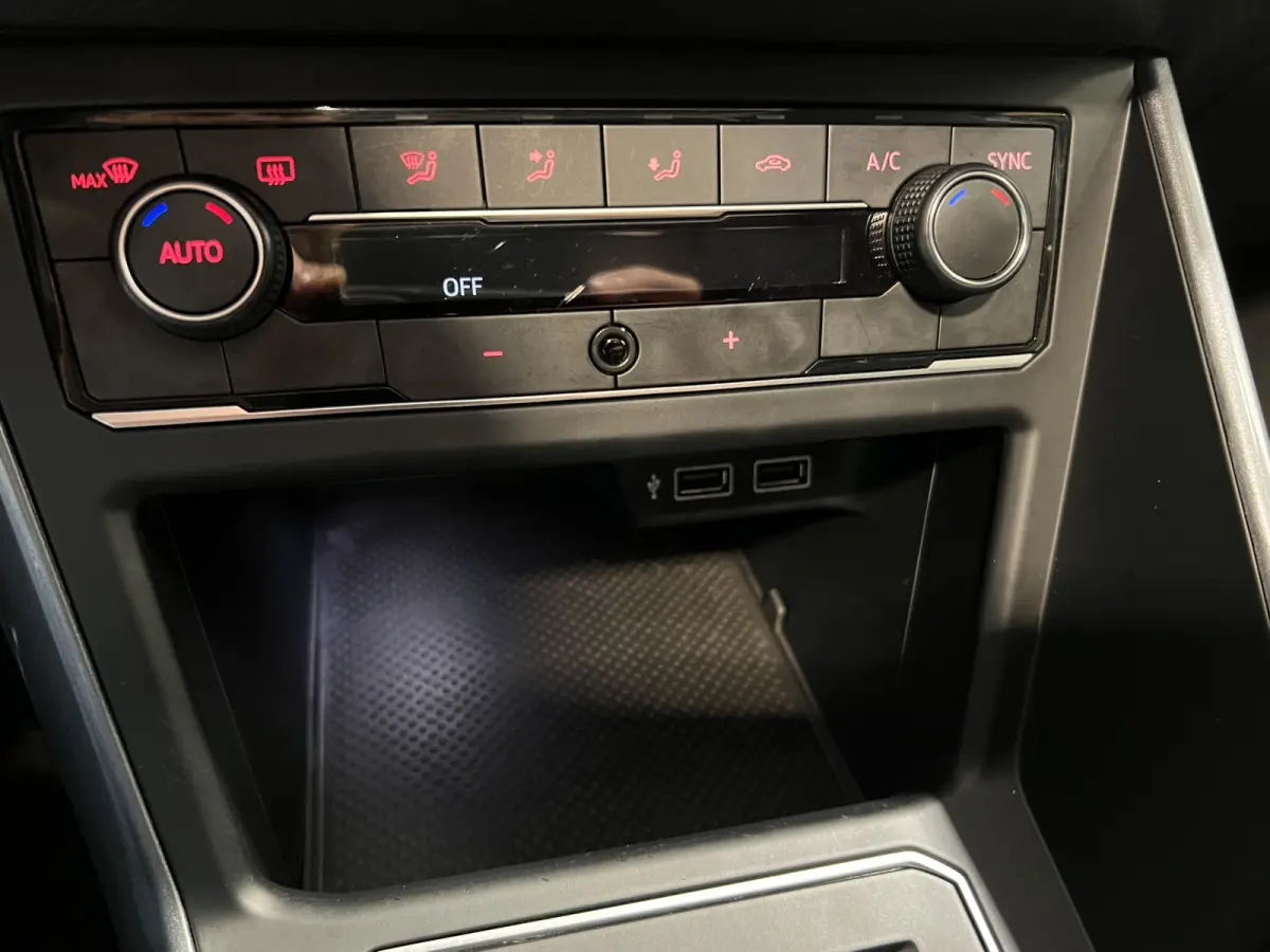 1.0 TSI Highline Panoramadak | Navigatie/Android/Apple Carplay | LM Velgen 17" |