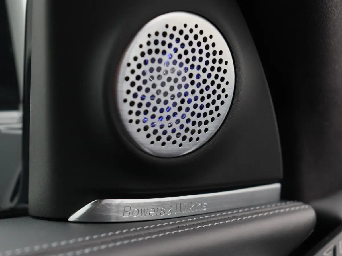 PHEV Comfort Pack | Adaptief M Onderstel Professional | Trekhaak | Driving Assistant Professional | Bowers & Wilkins | 23''