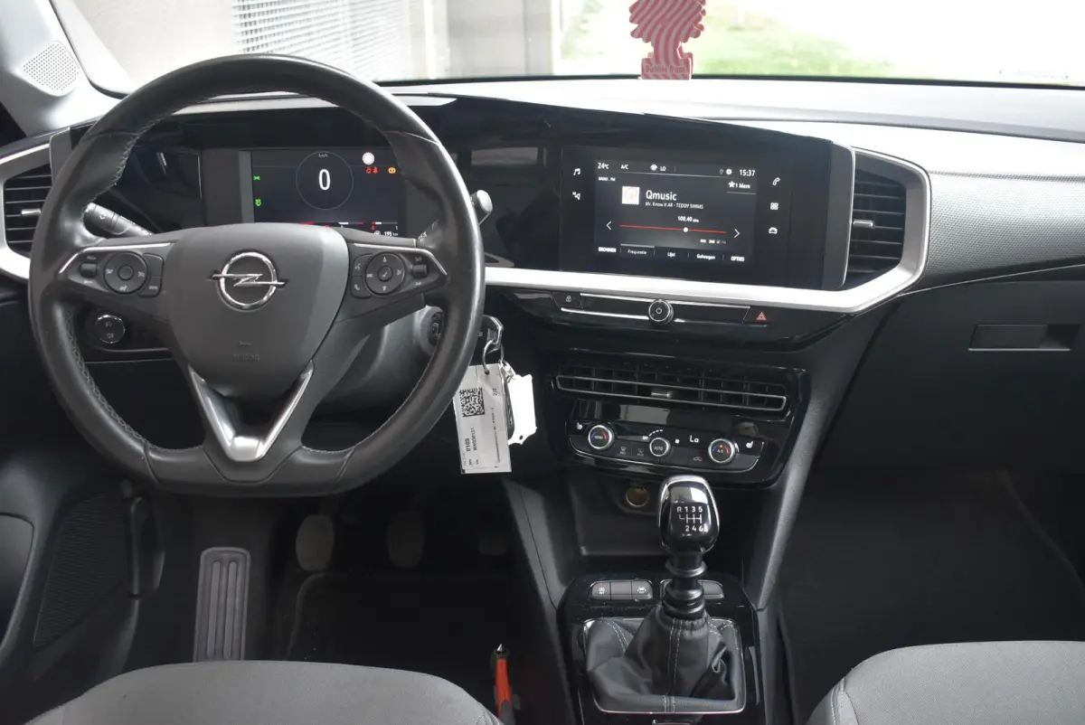 1.2 Elegance 100pk | Stoelverwarming | LMV | Apple CarPlay/Android Auto | Camera | PDC