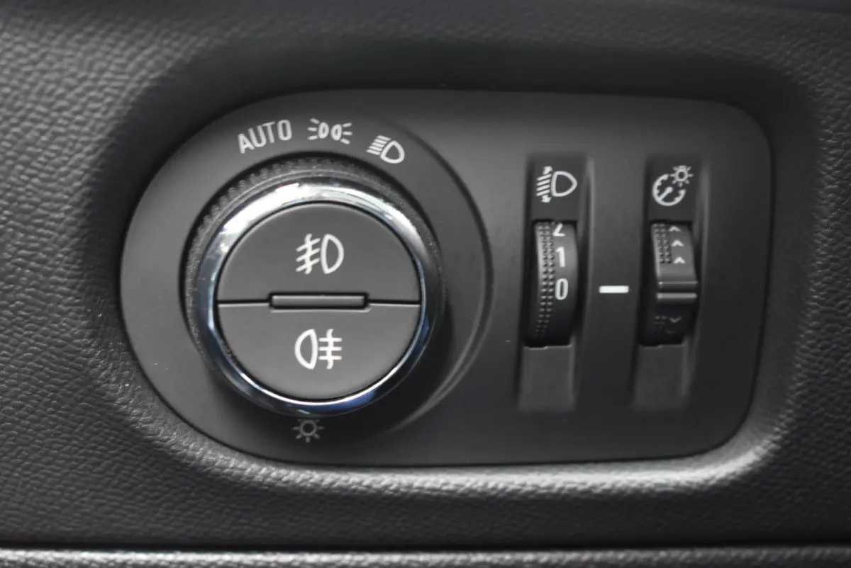 1.2 Elegance 100pk | Stoelverwarming | LMV | Apple CarPlay/Android Auto | Camera | PDC