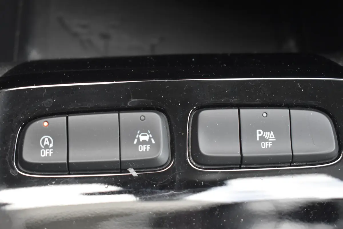 1.2 Elegance 100pk | Stoelverwarming | LMV | Apple CarPlay/Android Auto | Camera | PDC