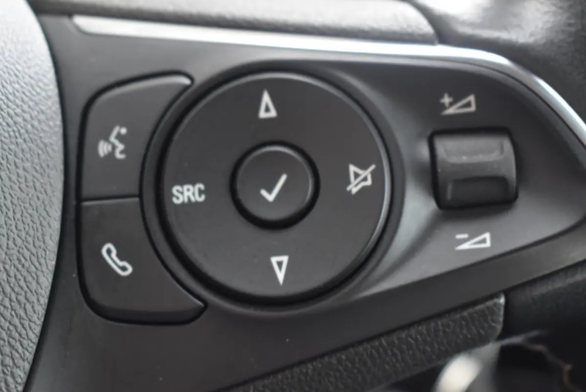 1.2 Elegance 100pk | Stoelverwarming | LMV | Apple CarPlay/Android Auto | Camera | PDC