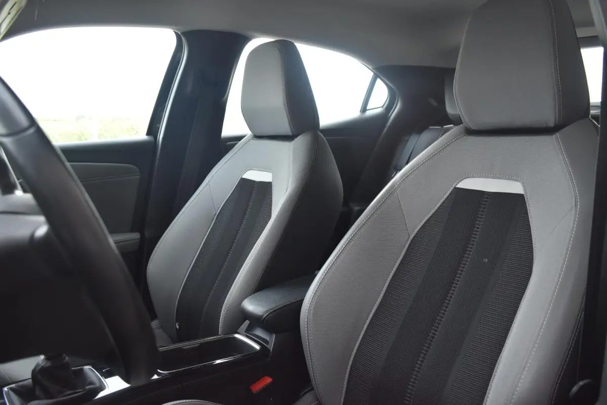 1.2 Elegance 100pk | Stoelverwarming | LMV | Apple CarPlay/Android Auto | Camera | PDC