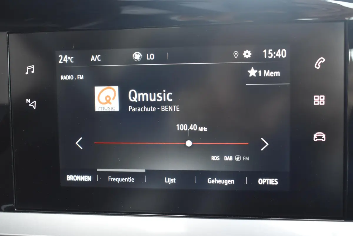 1.2 Elegance 100pk | Stoelverwarming | LMV | Apple CarPlay/Android Auto | Camera | PDC