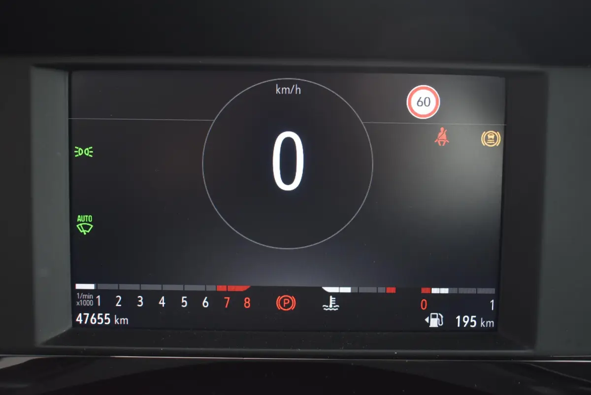 1.2 Elegance 100pk | Stoelverwarming | LMV | Apple CarPlay/Android Auto | Camera | PDC