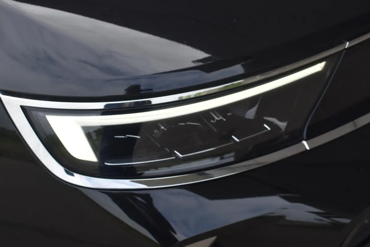 1.2 Elegance 100pk | Stoelverwarming | LMV | Apple CarPlay/Android Auto | Camera | PDC