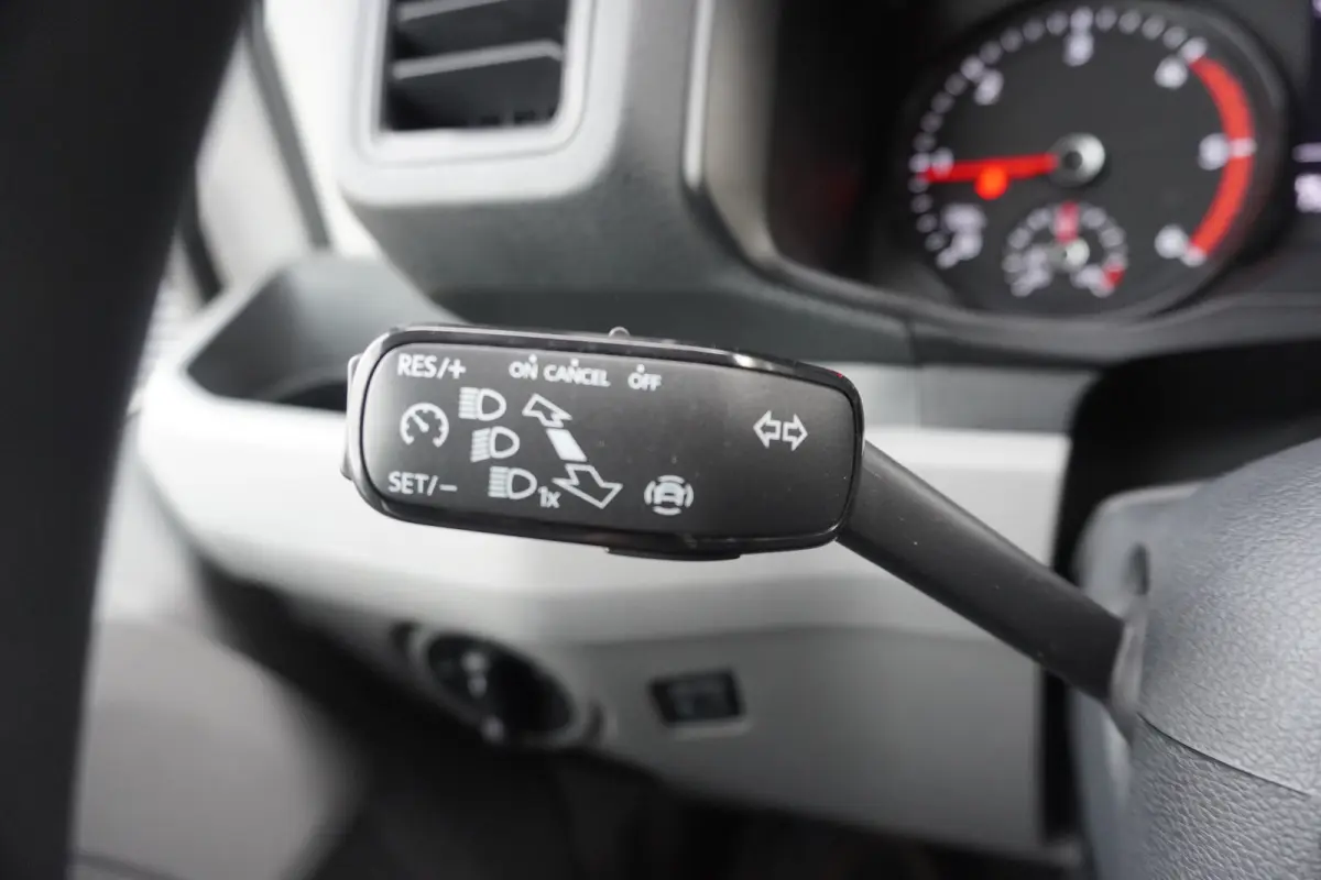 180pk Automaat Bakwagen Laadklep Trekhaak Cruise control Stoelverwarming Apple carplay