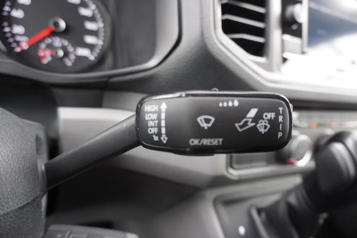 180pk Automaat Bakwagen Laadklep Trekhaak Cruise control Stoelverwarming Apple carplay