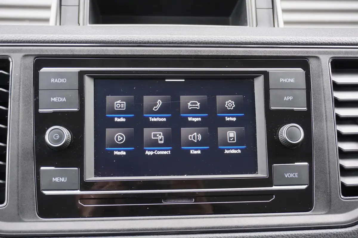 180pk Automaat Bakwagen Laadklep Trekhaak Cruise control Stoelverwarming Apple carplay
