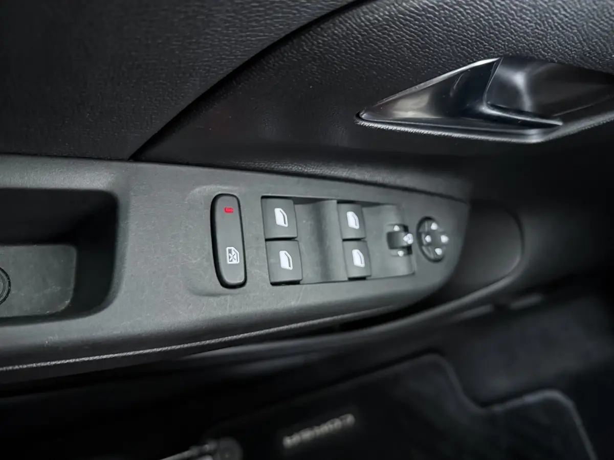1.2 Turbo Hybrid GS | Achteruitrijcamera | Apple Carplay/Android Auto|telefoonintegratie premium | Centrale deurvergrendeling met afstandsbediening