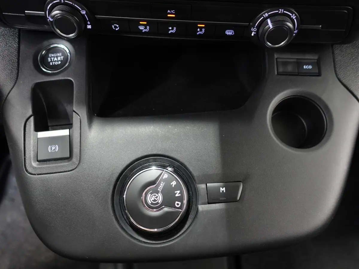 Opel Combo 1.5D 130 pk Aut-8 L2H1 Edition Airco Bluetooth Navi Camera PDC 2-zits