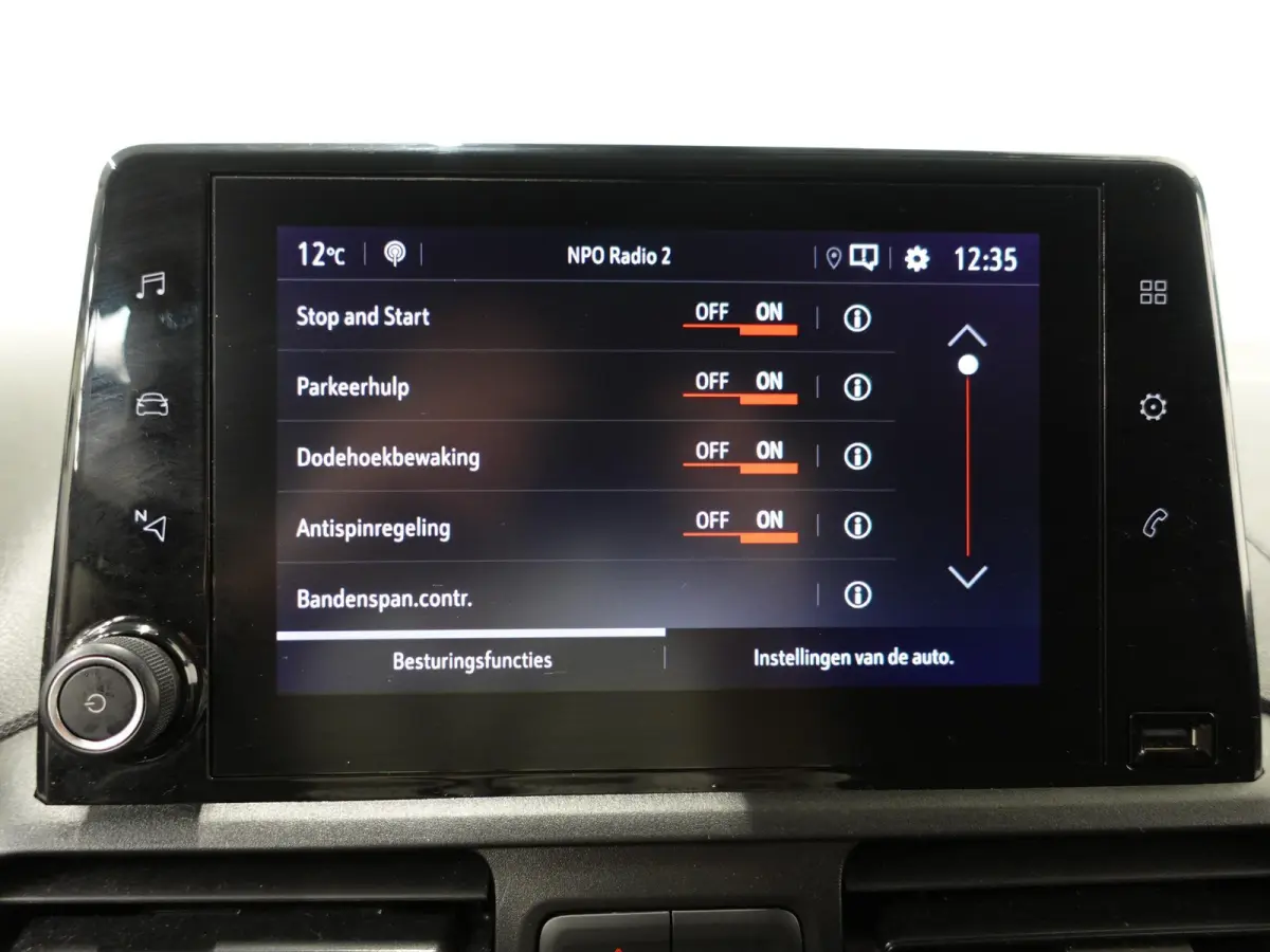 Opel Combo 1.5D 130 pk Aut-8 L2H1 Edition Airco Bluetooth Navi Camera PDC 2-zits