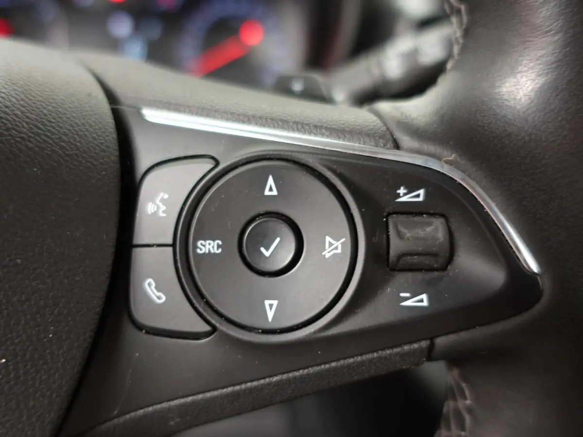 Opel Combo 1.5D 130 pk Aut-8 L2H1 Edition Airco Bluetooth Navi Camera PDC 2-zits