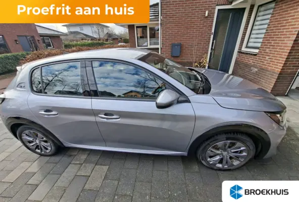 EV Allure 50 kWh Camera | Parkeersensoren Achter | Climate | Cruise | 16" Lichtmetaal | Carplay | LED | Achteruitrijcamera | Airco (automatisch) | Apple Carplay/Android Auto|telefoonintegrat