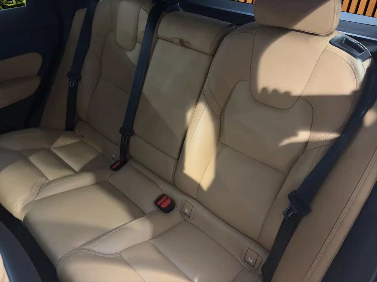 2.0 T6 Plug-in hybrid AWD Ultimate Dark