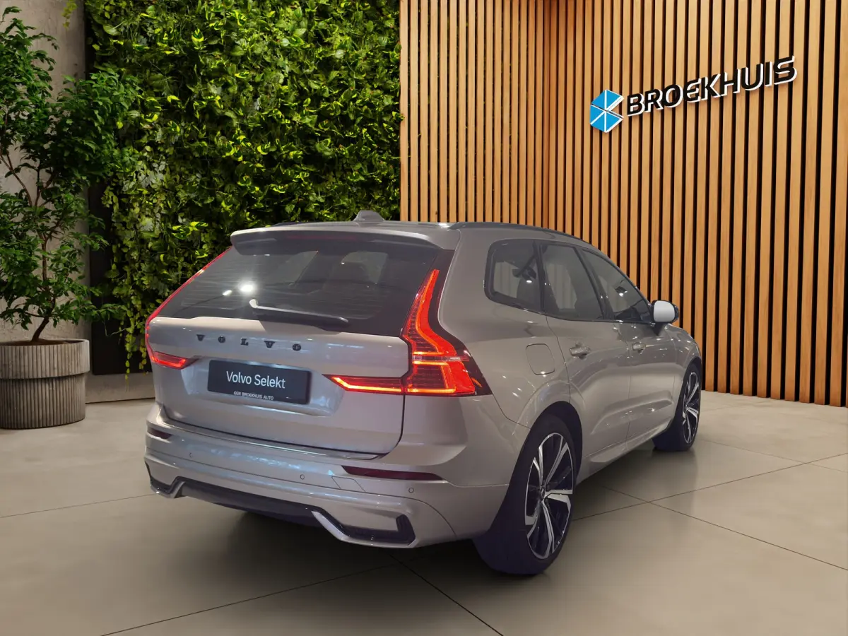 2.0 T6 Plug-in hybrid AWD Ultimate Dark